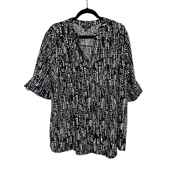 Cocomo Woman Tops - Cocomo Woman Black & White Abstract Print 3X Blouse With 3/4 Sleeves